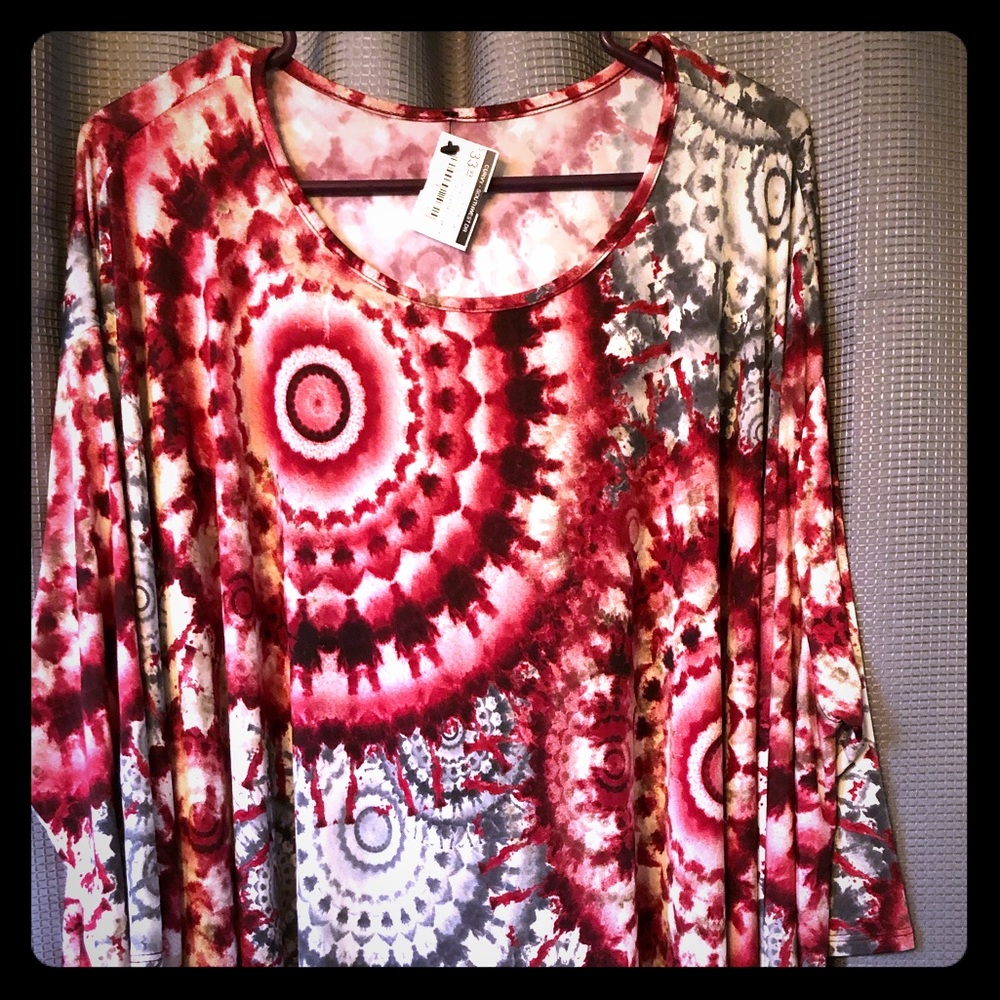 NWT Oversized women’s geo-print tunic top
